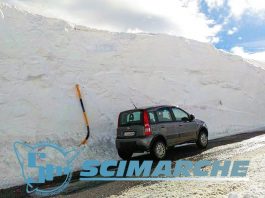 Una foto epica di qualche settimana fa, scattata a Sarnano (notare l'aggressività della Fiat Panda) - Credits: Centro Fondo e Snowkite Monte Ragnolo